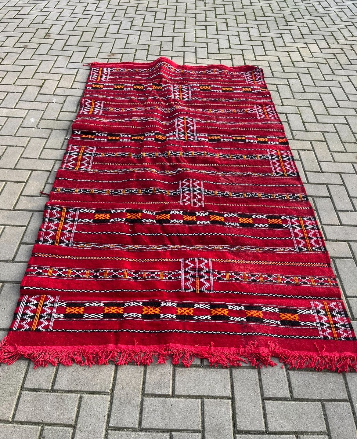 Authentiek Marokkaans vloerkleed - Rood met patronen, Huis en Inrichting, Stoffering | Tapijten en Kleden, Gebruikt, 100 tot 150 cm