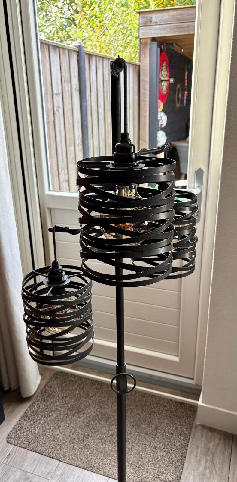 Industriële staande vloerlamp, Ophalen