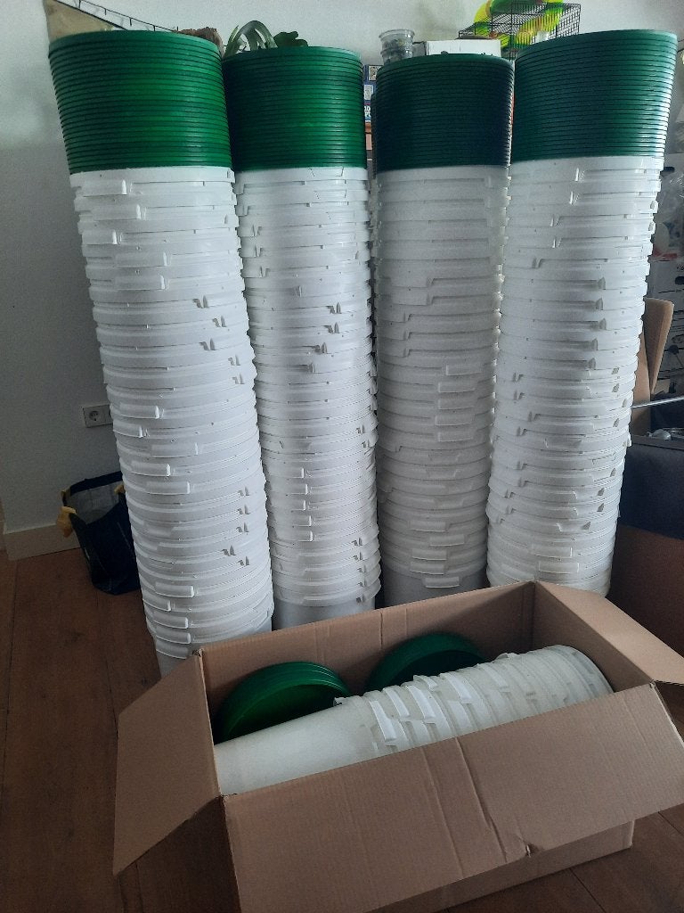 Mooie emmers 20 liter met deksel, Huis en Inrichting, Emmers, Ophalen of Verzenden, Zo goed als nieuw, Kunststof, Met deksel