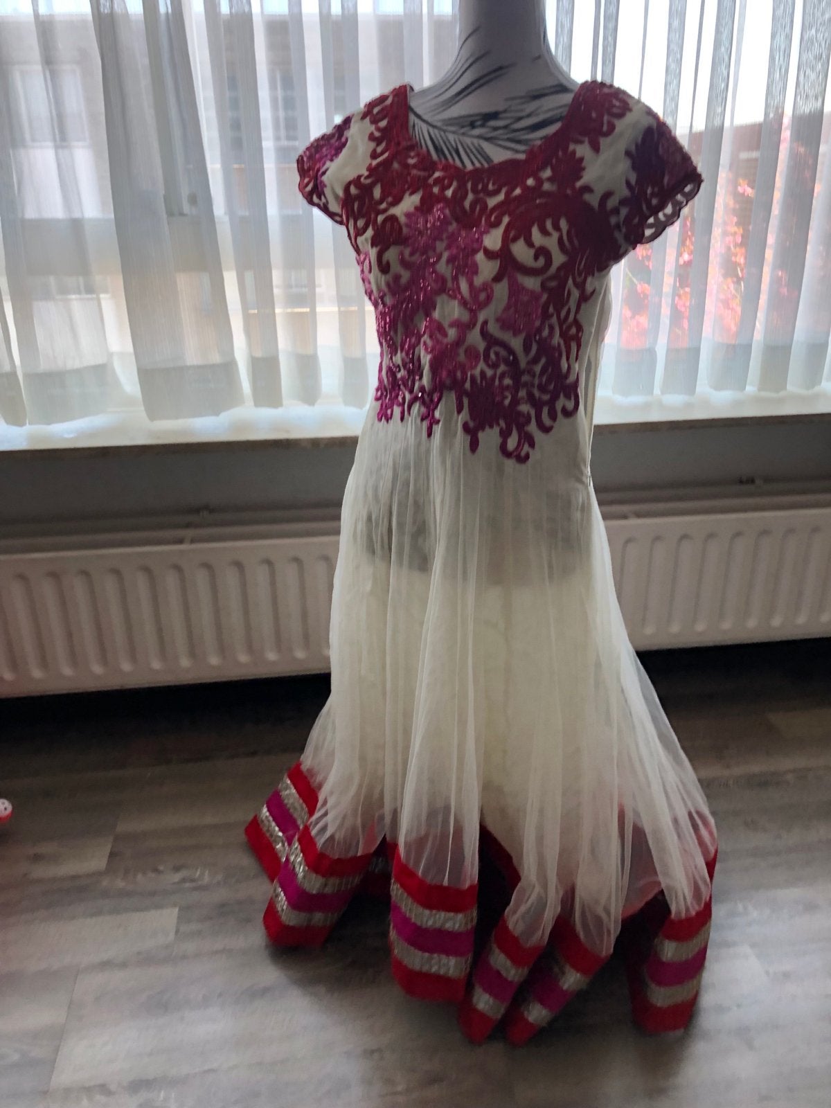 Bollywood Anarkali Jurk met Strass Steentjes, Ophalen of Verzenden, Zo goed als nieuw, Maat 38/40 (M), Meerkleurig