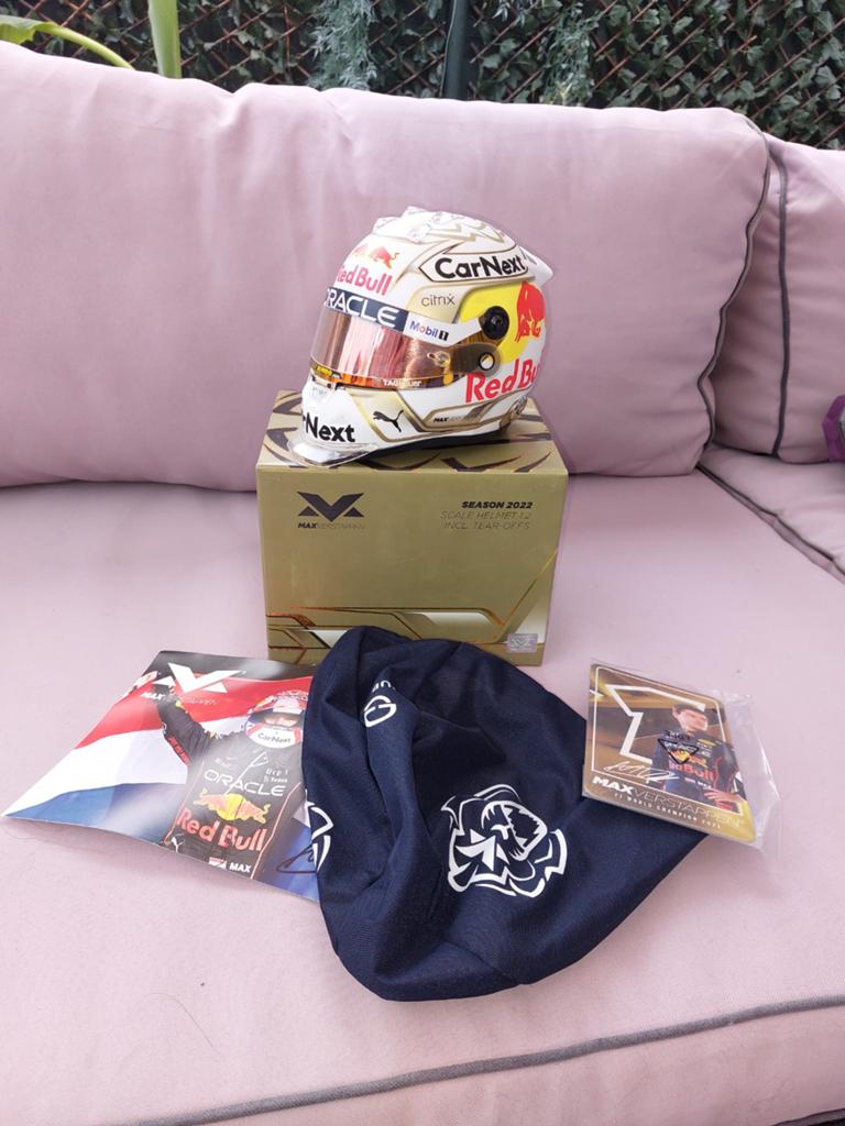 Max Verstappen schaalmodel helm 2022 1:2, 1:32 tot 1:50, Overige typen, Nieuw, Ophalen