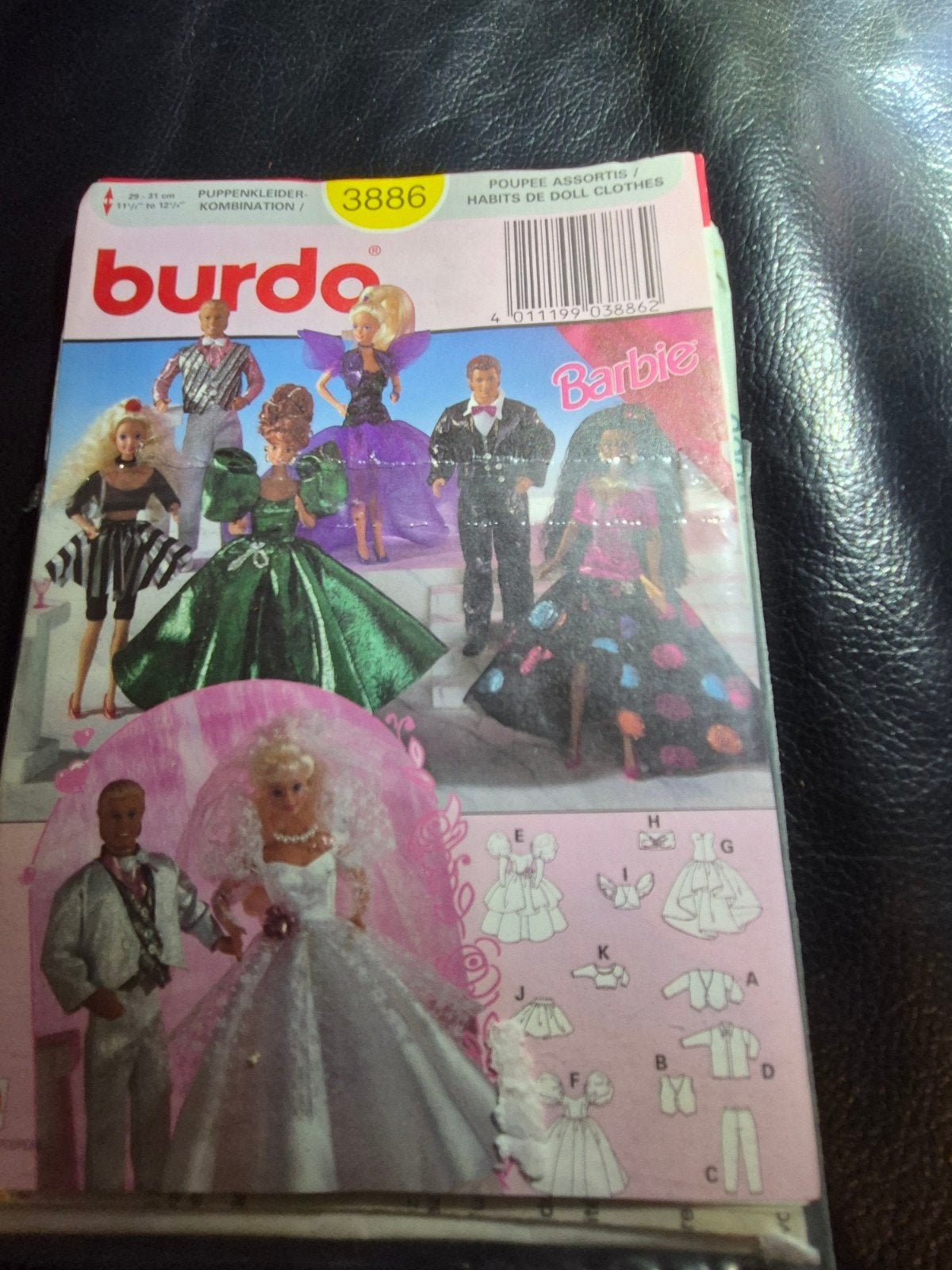 Burda naaipatroon 3886 voor Barbie poppenkleding, Hobby en Vrije tijd, Kledingpatronen, Overige typen, Kind, Zo goed als nieuw