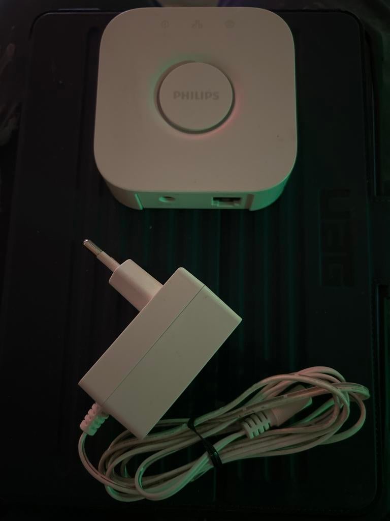 Philips Hue Bridge met adapter, Ophalen of Verzenden, Zo goed als nieuw