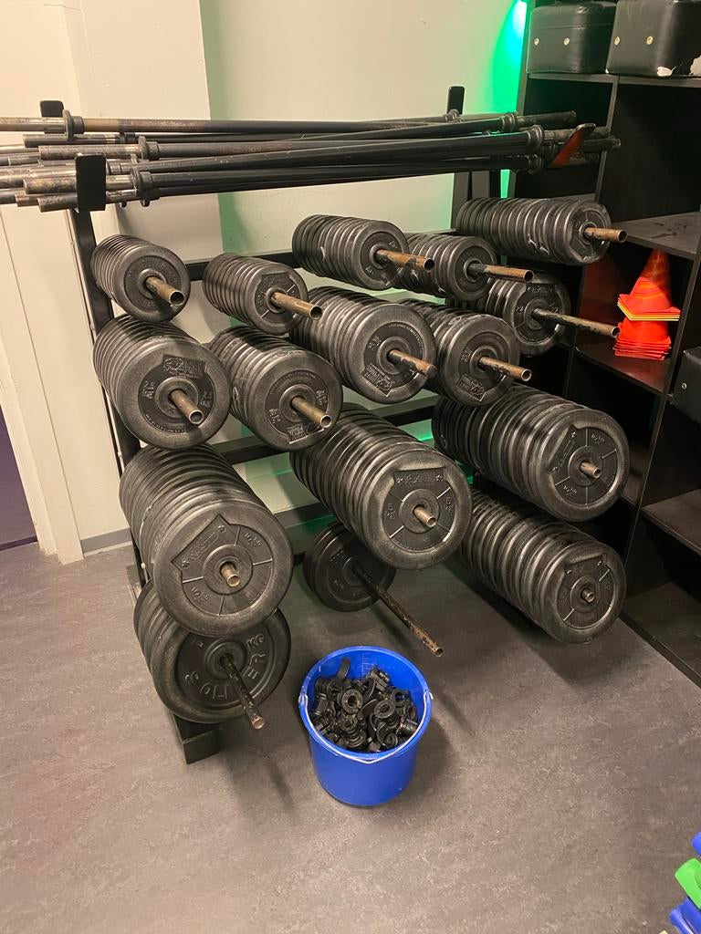 Les Mills Bodypump gewichten rek met stangen en gewichten., Ophalen, Gebruikt, Halterset