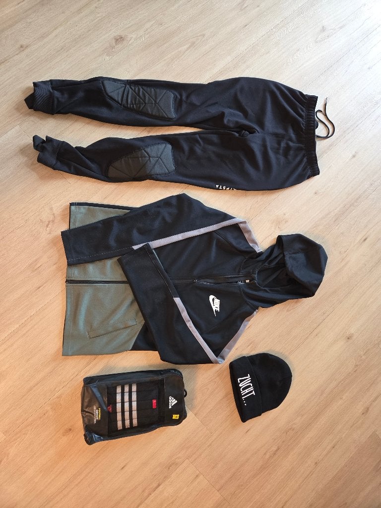 Kinderkleding sport voetbal ca. 160cm, Ophalen, Zo goed als nieuw, Maat 164