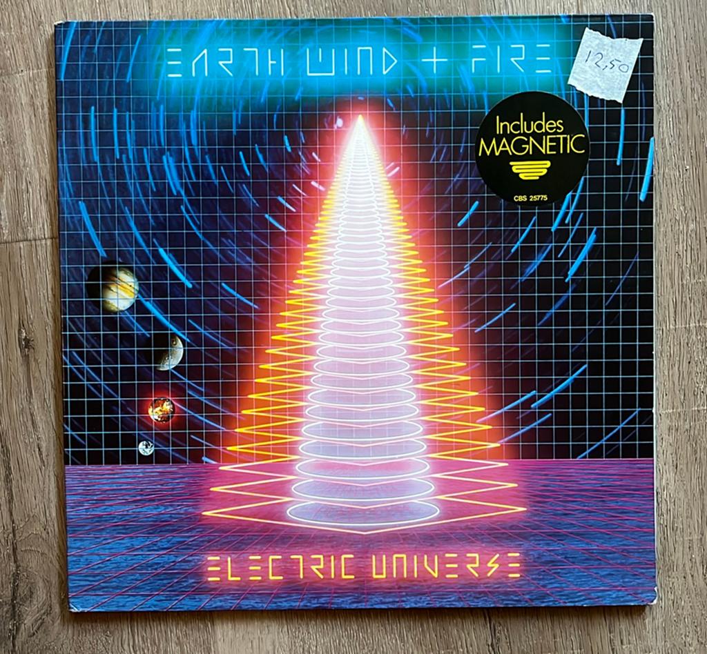LP Earth, Wind & Fire - Electric Universe, Gebruikt, Inclusief binnenhoes, 1980 - 1989, Ophalen of Verzenden