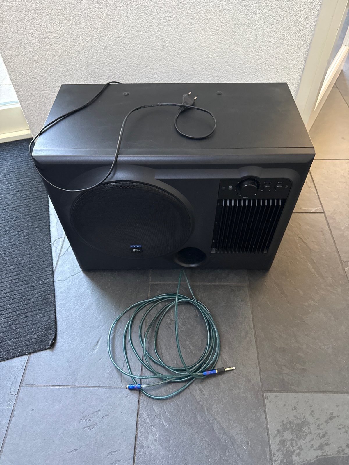 JBL Subwoofer - Krachtige bas voor uw geluidssysteem, Gebruikt, Geschikt voor surround/home cinema, Ophalen, 150 watt of meer