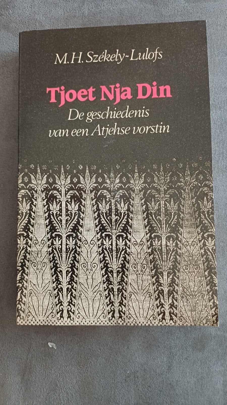 M.H.Szekely-Lulofs - Tjoet Nja Din, Boeken, Gelezen, M.H.Szekely-Lulofs, Ophalen of Verzenden, Nederland