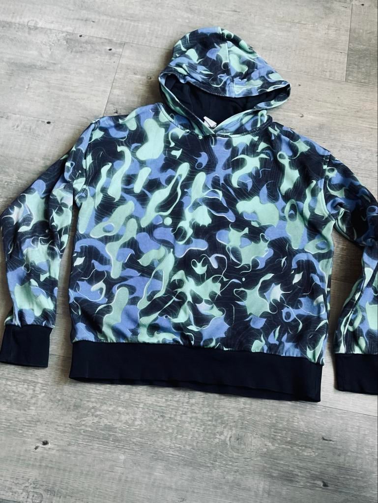 Stoere hoodie met camouflageprint - Maat 140 van LINDEX, Kinderen en Baby's, Kinderkleding | Maat 140, Ophalen of Verzenden, Zo goed als nieuw