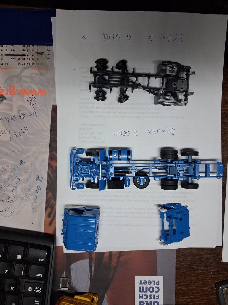aangeboden tekno onderdelen, Hobby en Vrije tijd, Modelauto's | 1:50, Ophalen of Verzenden, Gebruikt, Bus of Vrachtwagen, Tekno
