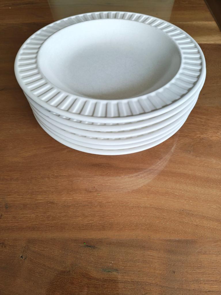 6x Wedgwood Everyday borden, wit, gebruikt, Huis en Inrichting, Keuken | Servies, Ophalen, Gebruikt, Porselein, Bord(en)