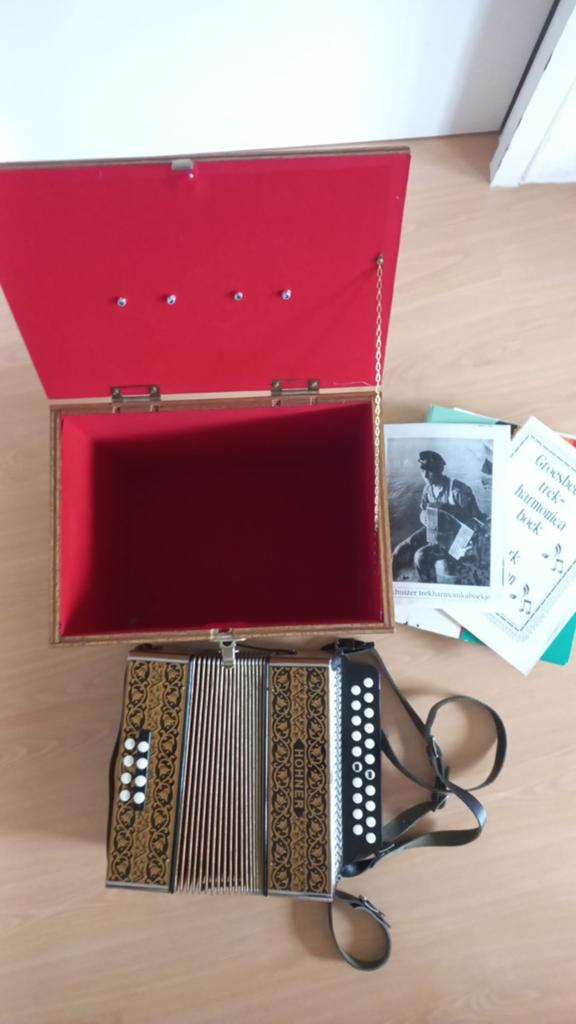 Accordeon Hohner Goudbrand - stemming CF, Gebruikt, Met koffer, Ophalen of Verzenden, Knopaccordeon