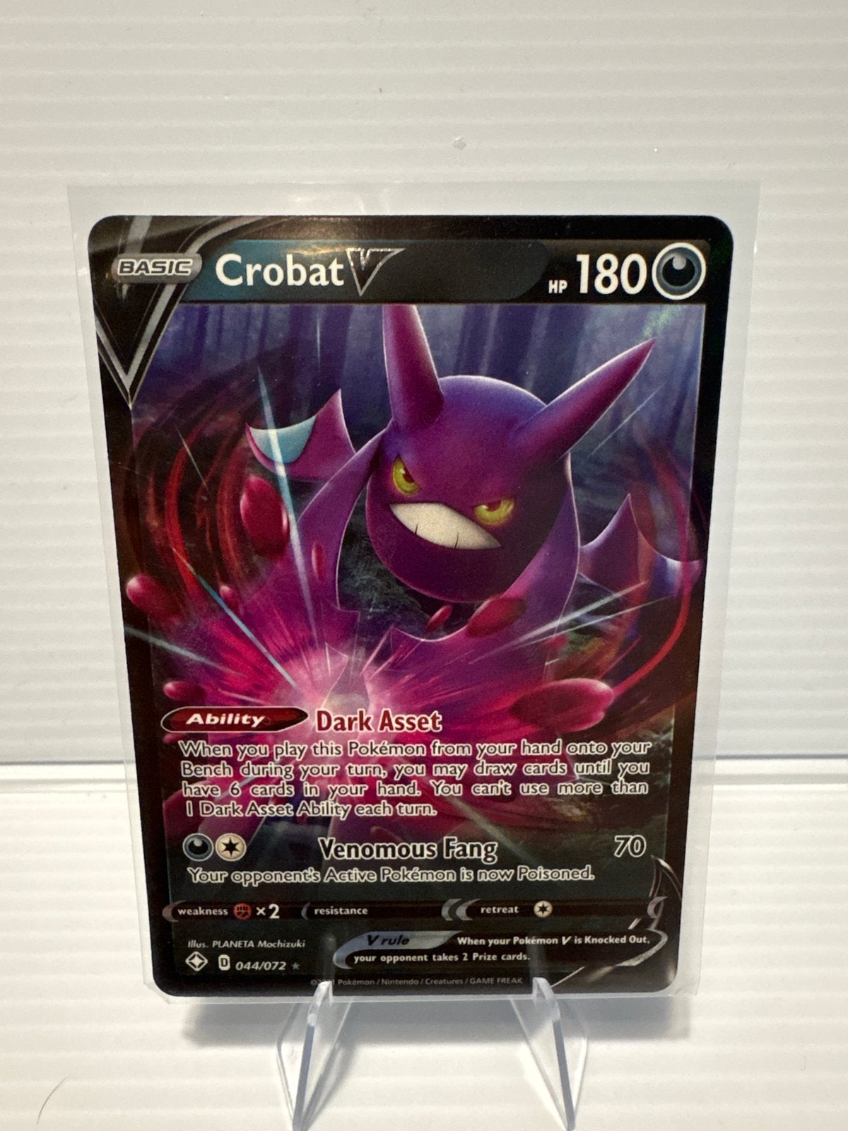 Crobat V 044/072 Shining Fates Pokémon Kaart NM, Ophalen of Verzenden, Zo goed als nieuw, Losse kaart, Foil