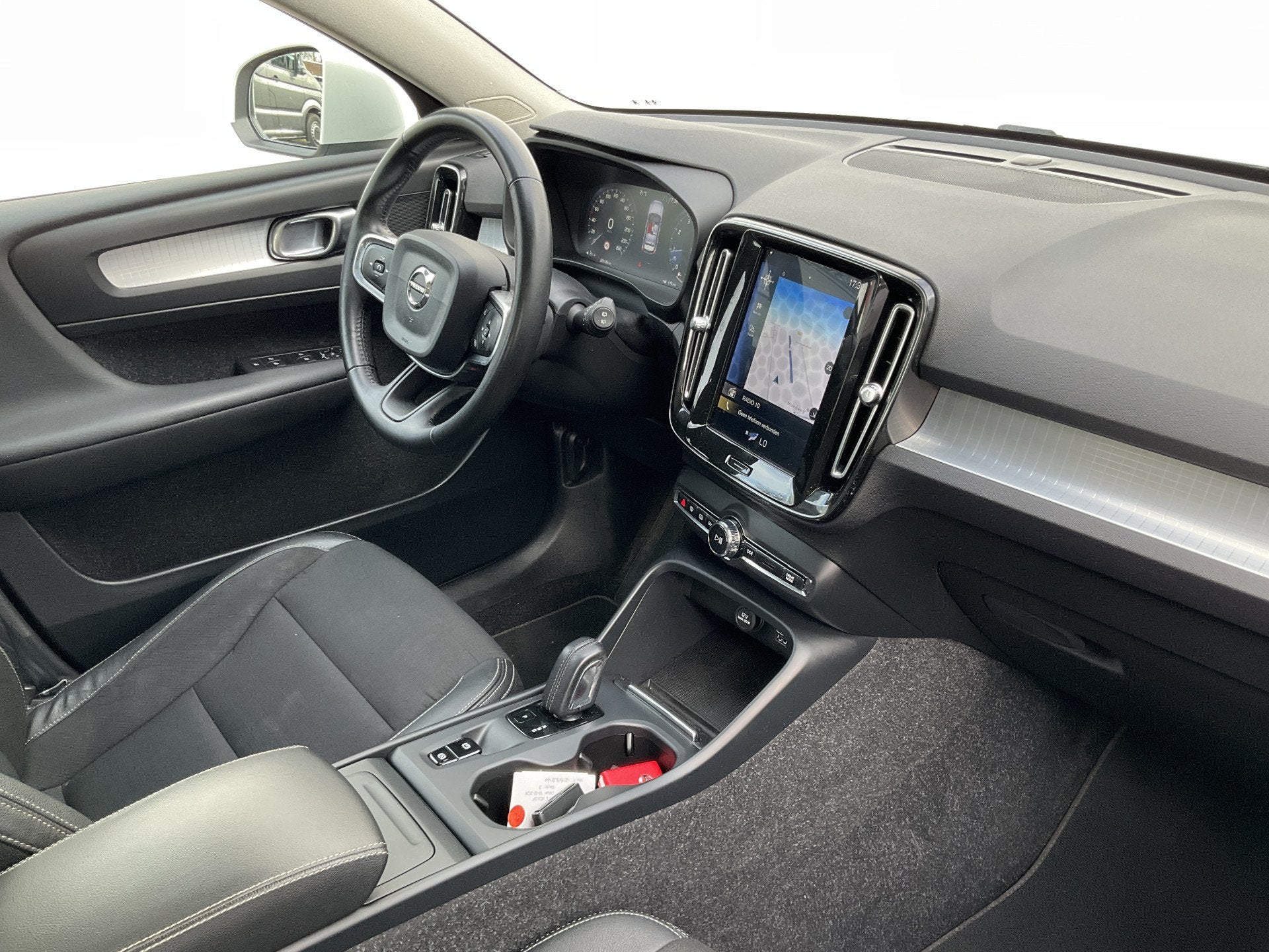 Volvo XC40 1.5 T3 Momentum Pro Panoramadak Hoge zit Trekhaak, Automatische klimaatregeling, Gebruikt, Euro 6, Wit