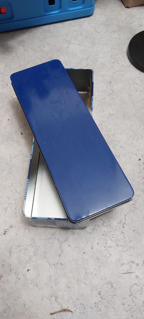 Blauwe metalen etui/opbergdoosje, Hobby en Vrije tijd, Overige Hobby en Vrije tijd, Ophalen, Gebruikt