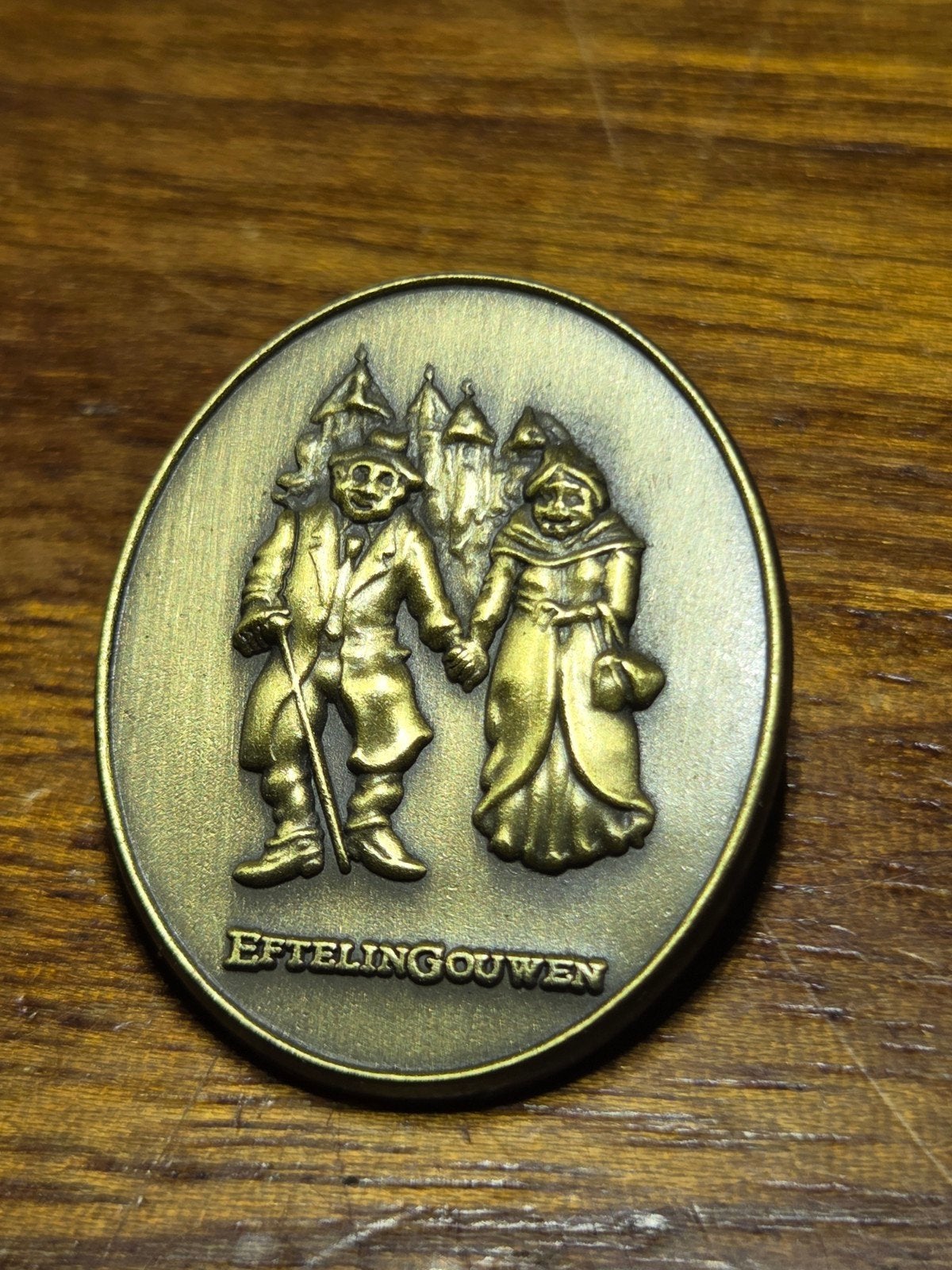 Eftelingouwe pin - Efteling verzamelpin, Verzamelen, Efteling, Ophalen of Verzenden, Gebruikt, Button of Speldje
