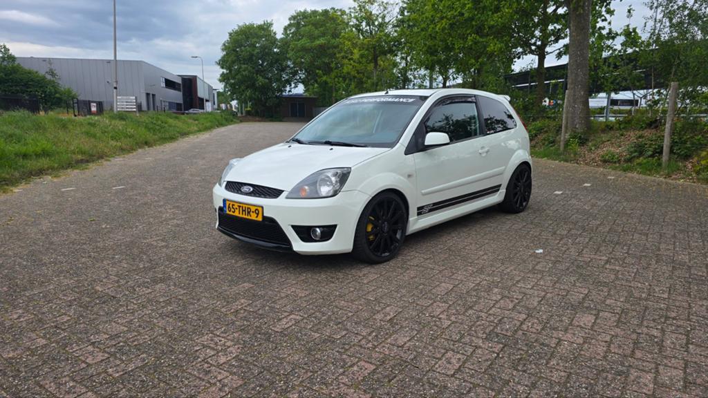 Ford Fiësta ST150 2.0 16V ST 3DR 2006 Wit (ESP storing), Auto's, Ford, Voorwielaandrijving, 4 cilinders, 14 km/l, Handgeschakeld
