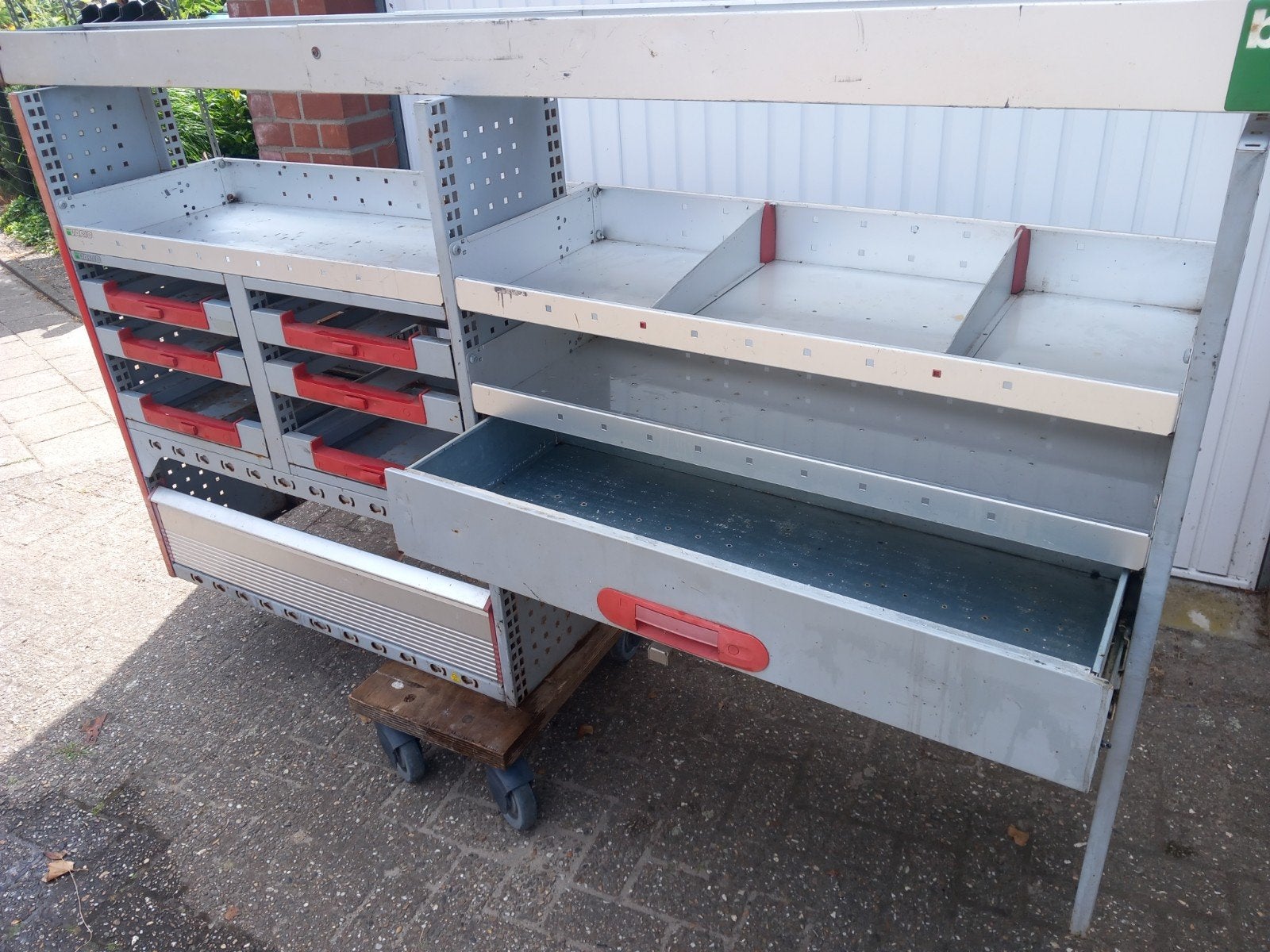 Bott Vario Bedrijfswageninrichting met Laden en Planken, Ophalen