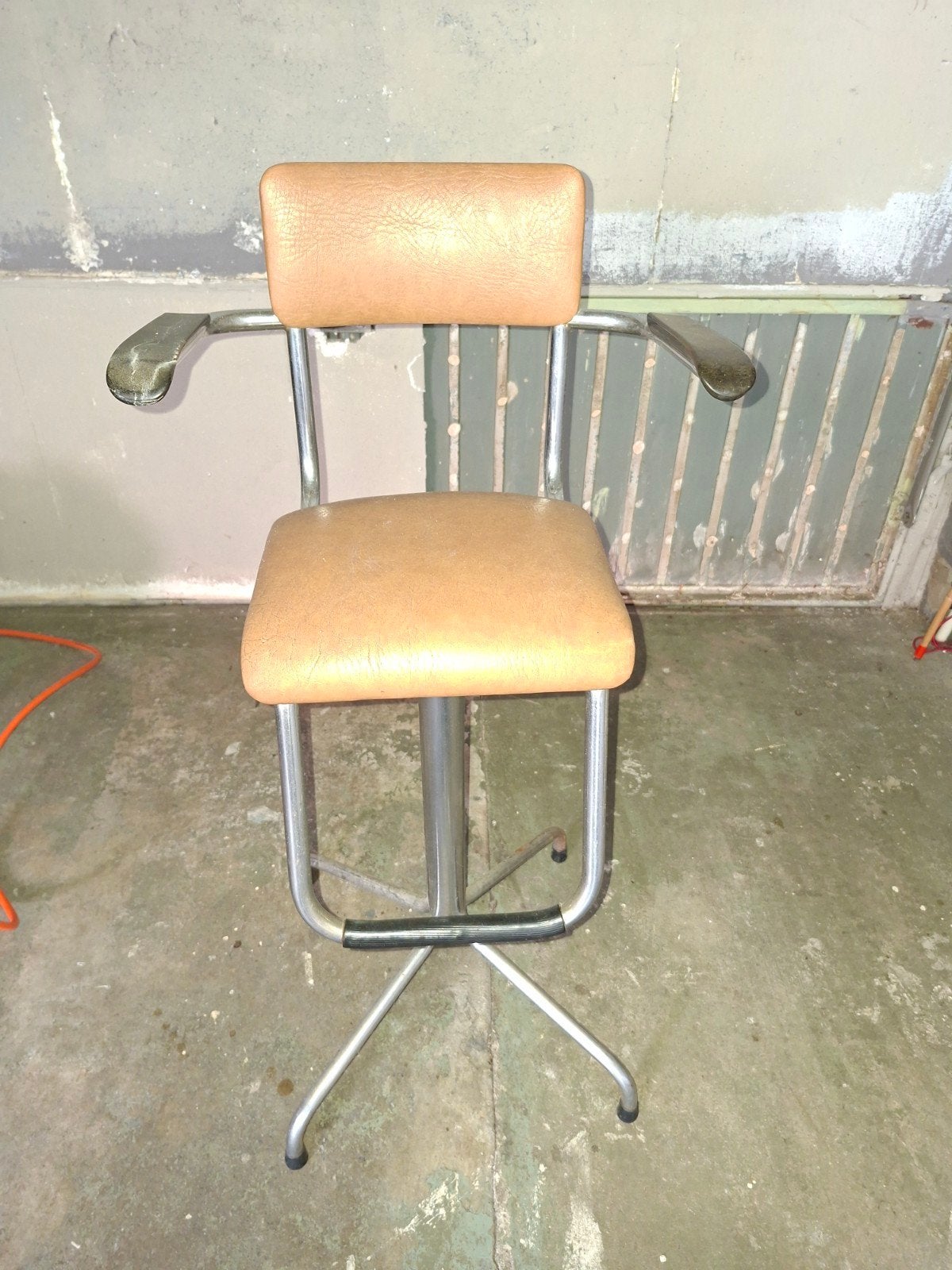 Vintage kinder kappersstoel met rugleuning en armleuningen, Ophalen