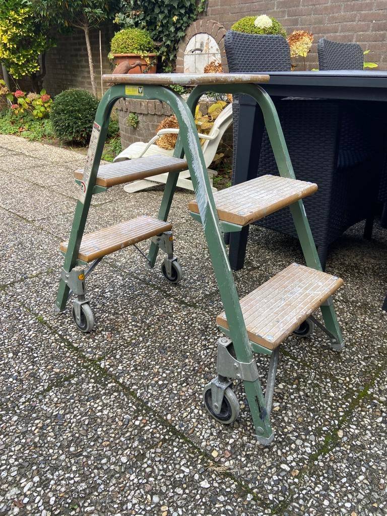 Verrijdbare Trap en zelfvastzettent, Doe-het-zelf en Verbouw, Ladders en Trappen, Ophalen, Zo goed als nieuw, Minder dan 2 meter