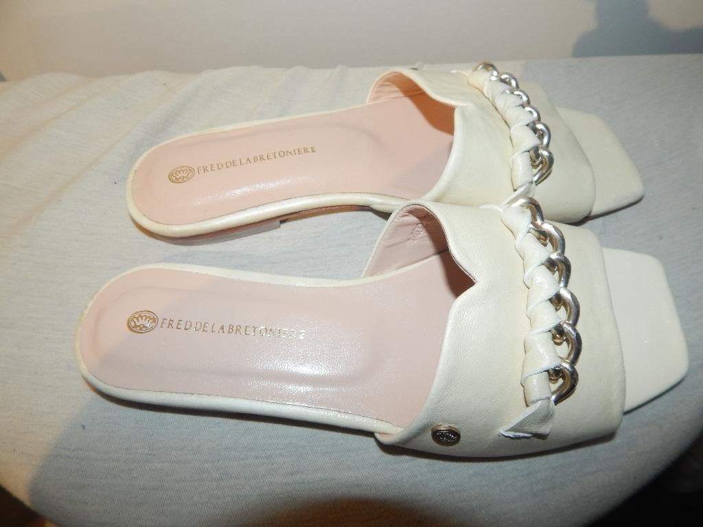 Fred de la Bretoniere leren slippers gouden hardware 37, Slippers, Fred de la Bretoniere, Overige kleuren, Verzenden