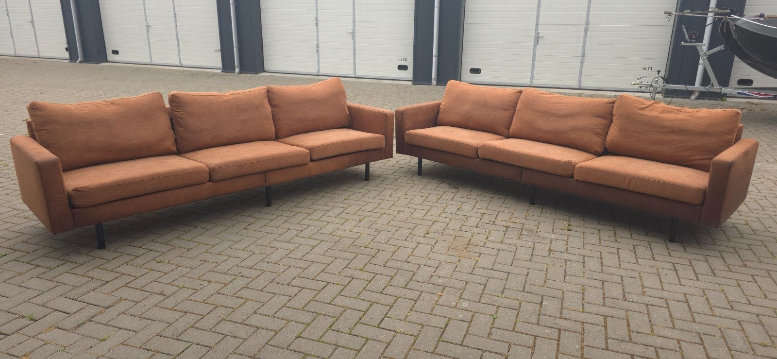 Set van 2 x 4-persoons banken cognac/terracotta microvezel, Ophalen of Verzenden, Zo goed als nieuw, Stof, Modern