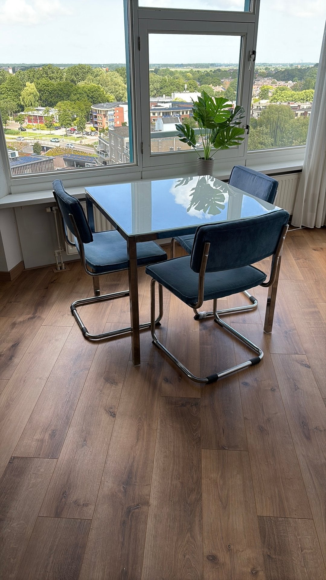 Salontafel met drie stoelen, vierkant, Huis en Inrichting, Tafels | Eettafels, Ophalen, Zo goed als nieuw, Vierkant, 50 tot 100 cm