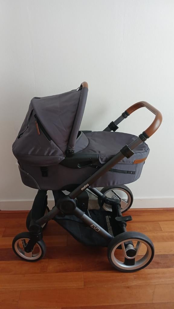 Mutsy Evo kinderwagen met reiswieg, Ophalen, Zo goed als nieuw, Combiwagen, Mutsy