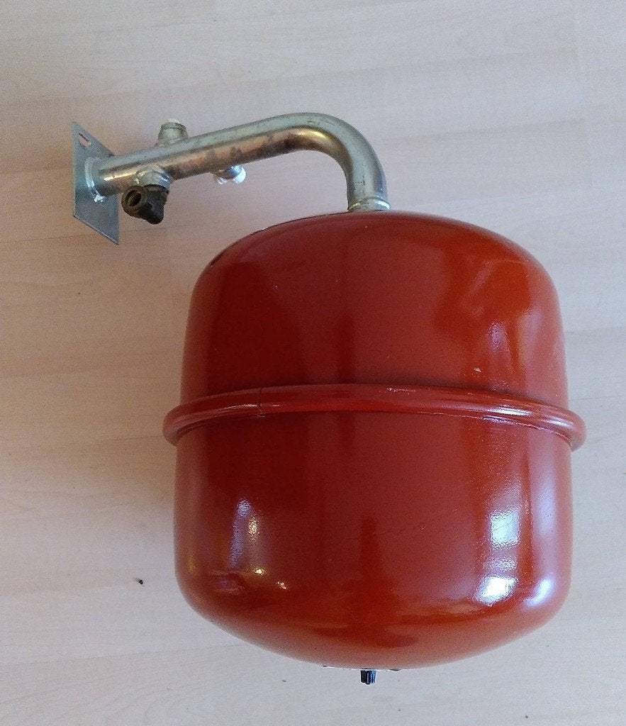 Expansievat 18 l, 30 tot 80 cm, Gebruikt, Cv-ketel of Combi-ketel, Minder dan 60 cm