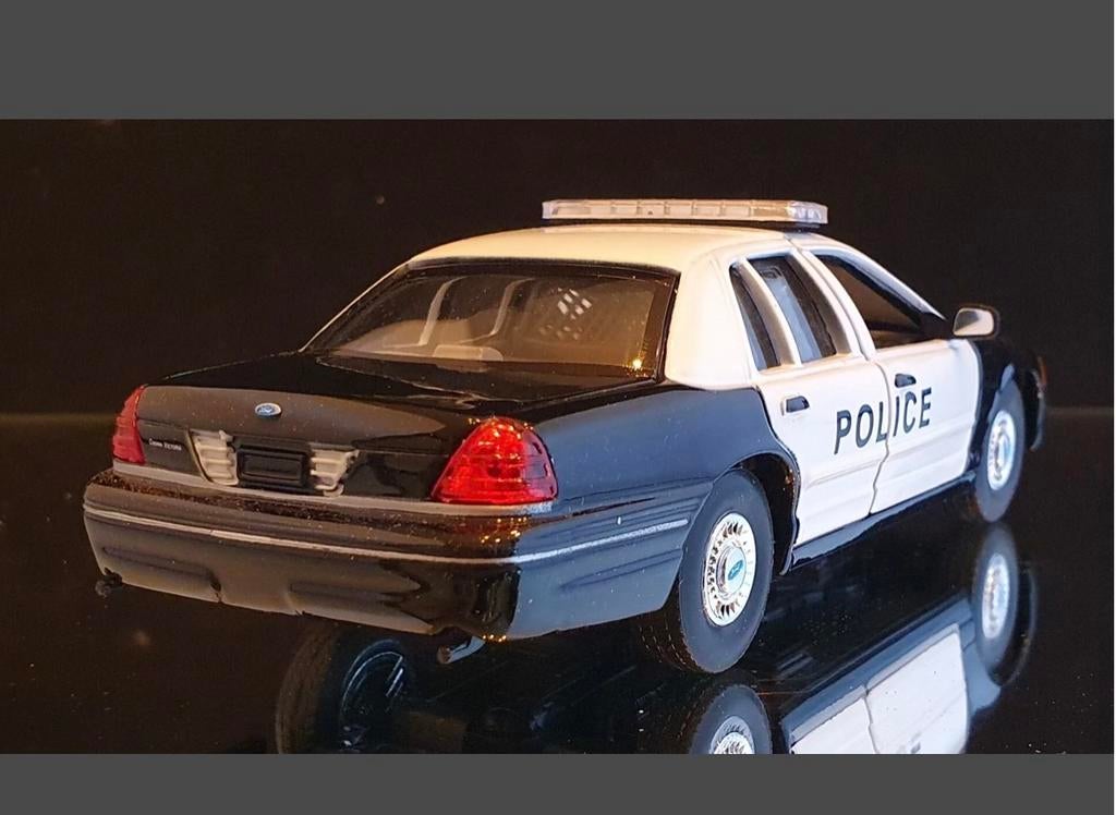 Welly Ford Crown Victoria Police 1:24 Diecast Model, Ophalen of Verzenden, Nieuw, Auto, Welly
