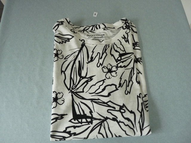  wit tshirt met zwart opdruk bloem  van Jack & Jones mt XXL, Kleding | Heren, T-shirts, Wit, Overige maten, Ophalen of Verzenden