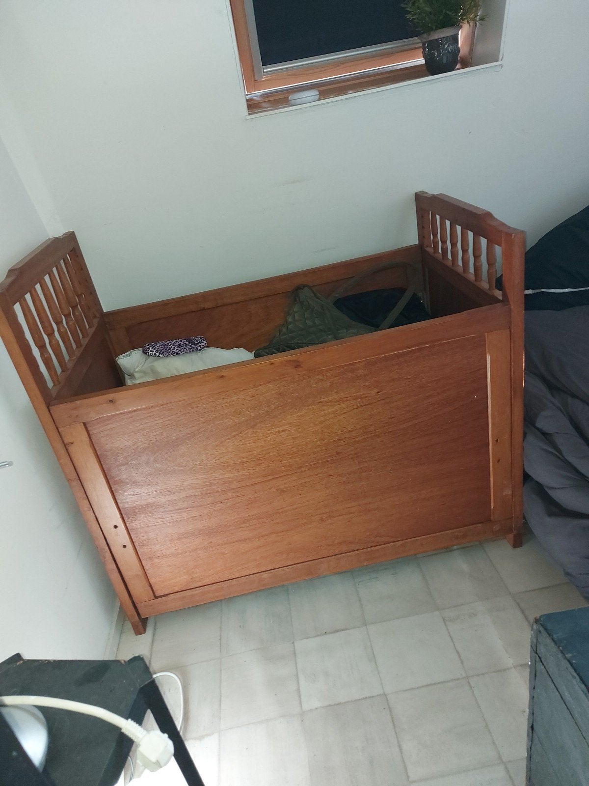 Houten kinderbedje met matras, Ophalen, Gebruikt, Ledikant