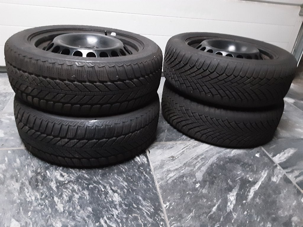 Winterbanden set bandenmaat 195-55-16, Auto-onderdelen, Banden en Velgen, Ophalen, Gebruikt, 16 inch, Banden en Velgen