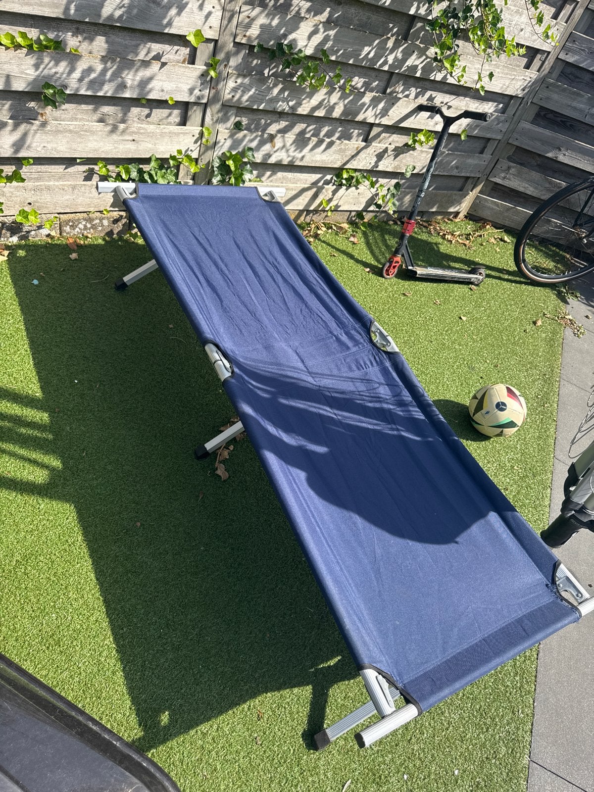 Opvouwbaar veldbed/ligbed - Ideaal voor kamperen of logees, Caravans en Kamperen, Ophalen, Gebruikt