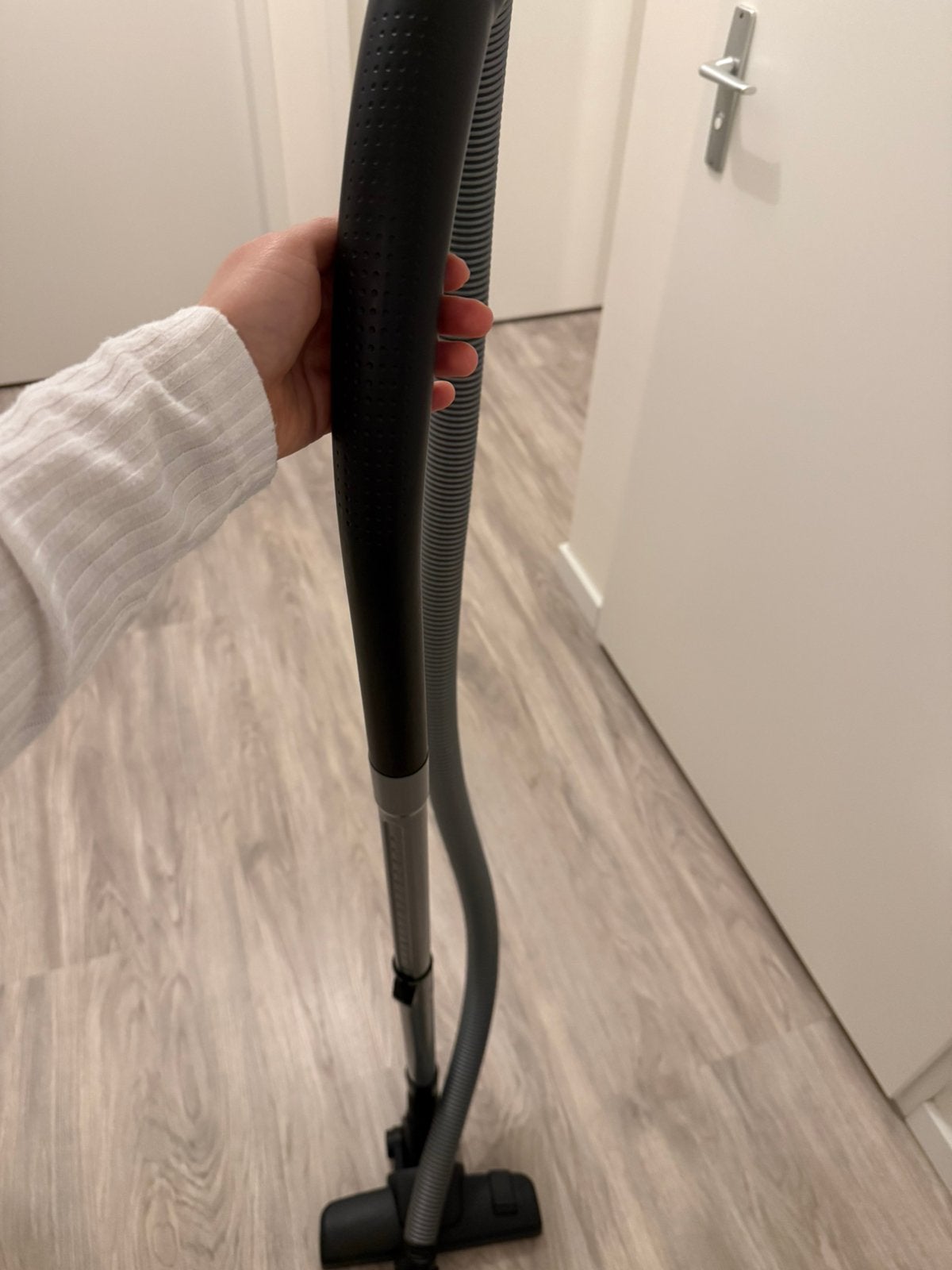 Bosch stofzuigerstang met slang en zuigmond te koop, Ophalen, Zo goed als nieuw