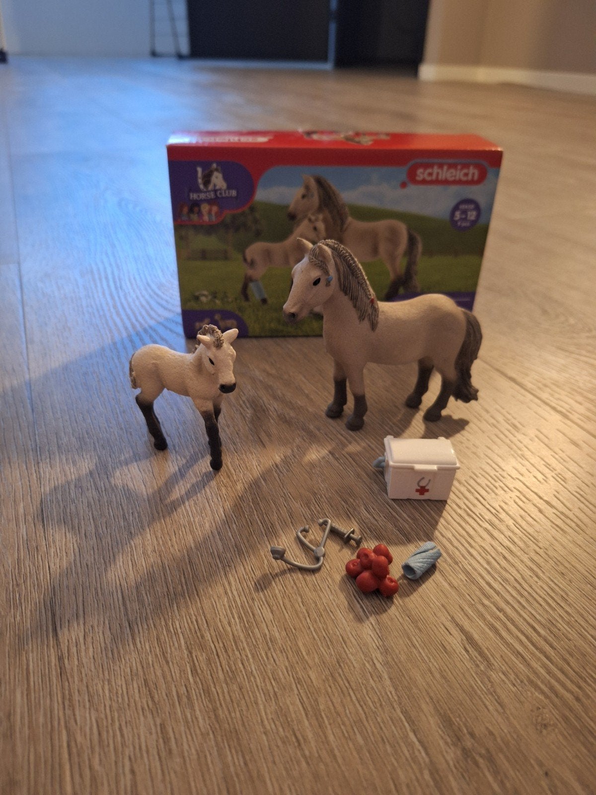Schleich Horse Club  met veulen en dierenarts set, Ophalen, Zo goed als nieuw
