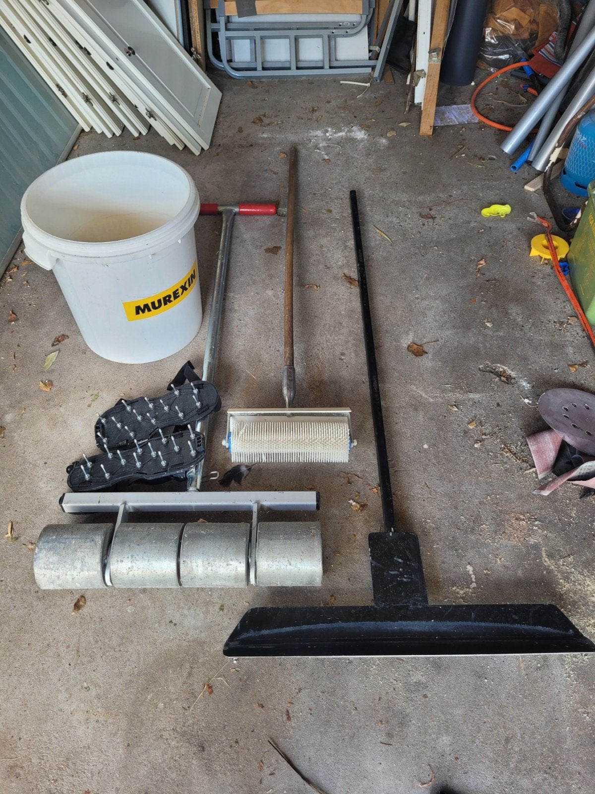 Set van vloerleg gereedschap (prikroller, egaliseerrakel, sp, Ophalen of Verzenden, Gebruikt, Overige typen, Overige merken