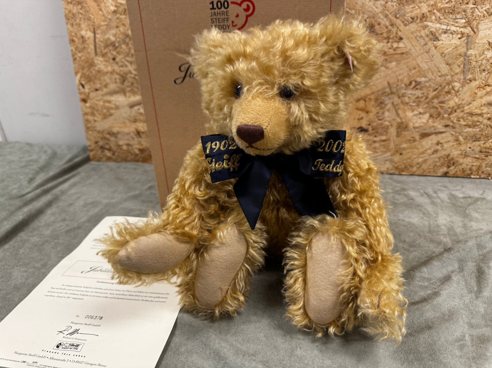 Steiff Jubiläums-Teddybär 1902-2002 Certificaat&Doos - ReK4, Steiff, Stoffen beer, Ophalen of Verzenden, Zo goed als nieuw