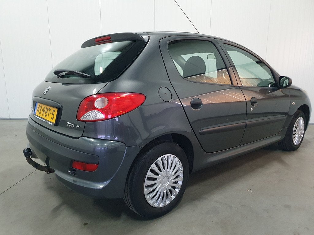 Peugeot 206+ 1.1 Accent AIRCO/EL.PAKKET/TRHAAK (bj 2011), Voorwielaandrijving, Stof, Gebruikt, 4 cilinders