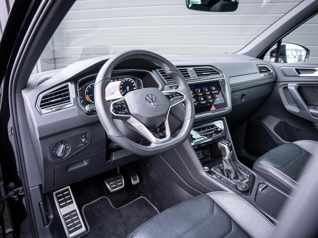 Volkswagen Tiguan 2.0 TSI 4Motion - 3x R-Line l Pano l HUD l, Automaat, Gebruikt, 1984 cc, 2500 kg