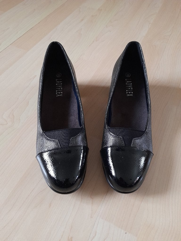 NIEUWE ZWARTE SCHOENEN MAAT 39 MERK LADYFLEX, Ophalen of Verzenden, Nieuw, Zwart, Schoenen met lage hakken