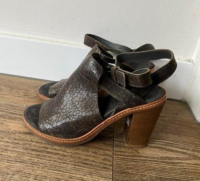 Shabbies leren  sandalen hakken maat 38 bruin peeptoe, Kleding | Dames, Schoenen, Bruin, Zo goed als nieuw, Sandalen of Muiltjes