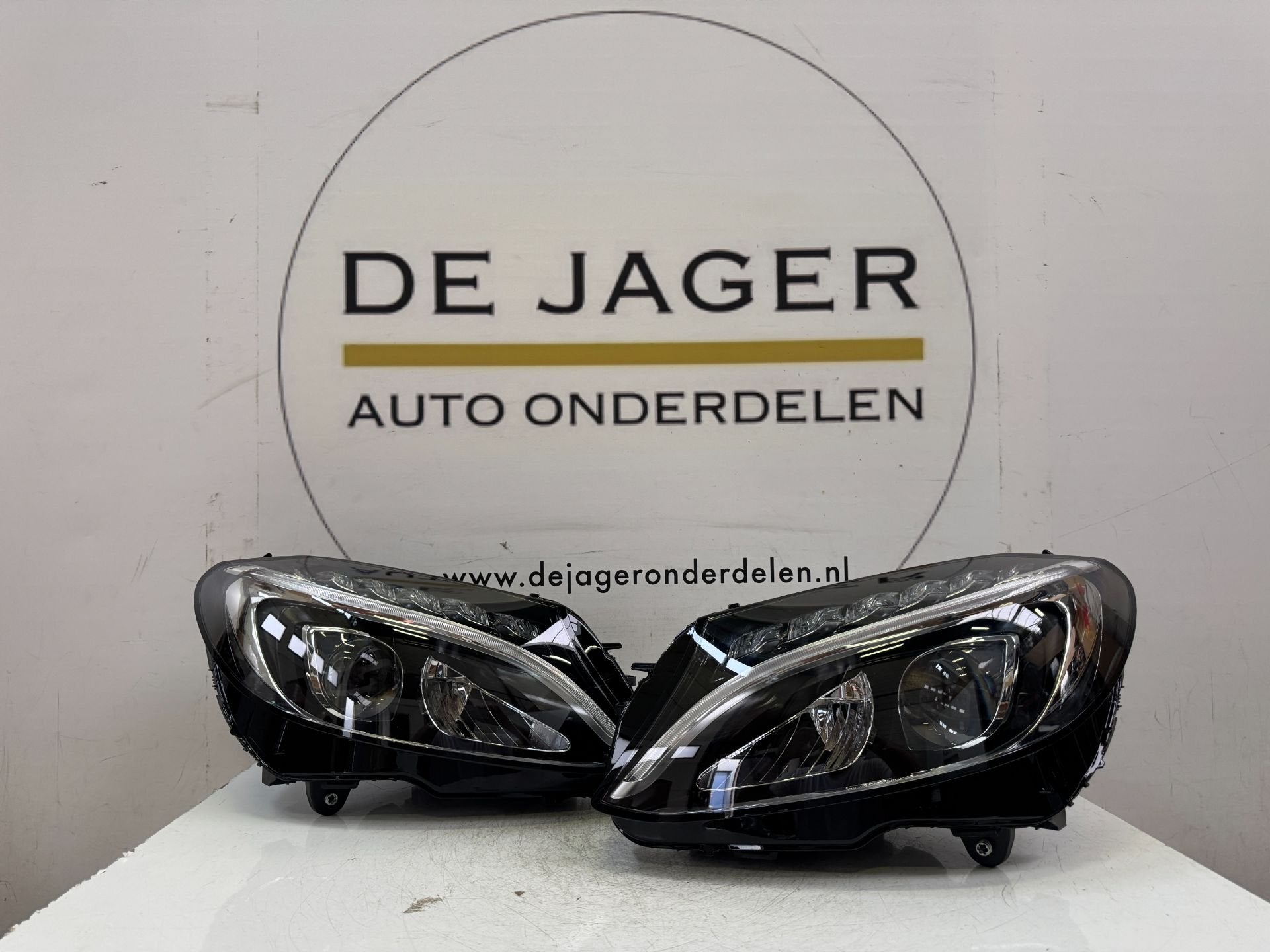 C KLASSE W205 LED KOPLAMPEN A2059062504 A2059062604 NIEUW, Mercedes-Benz AG, Mercedes-Benz, Nieuw, Ophalen of Verzenden