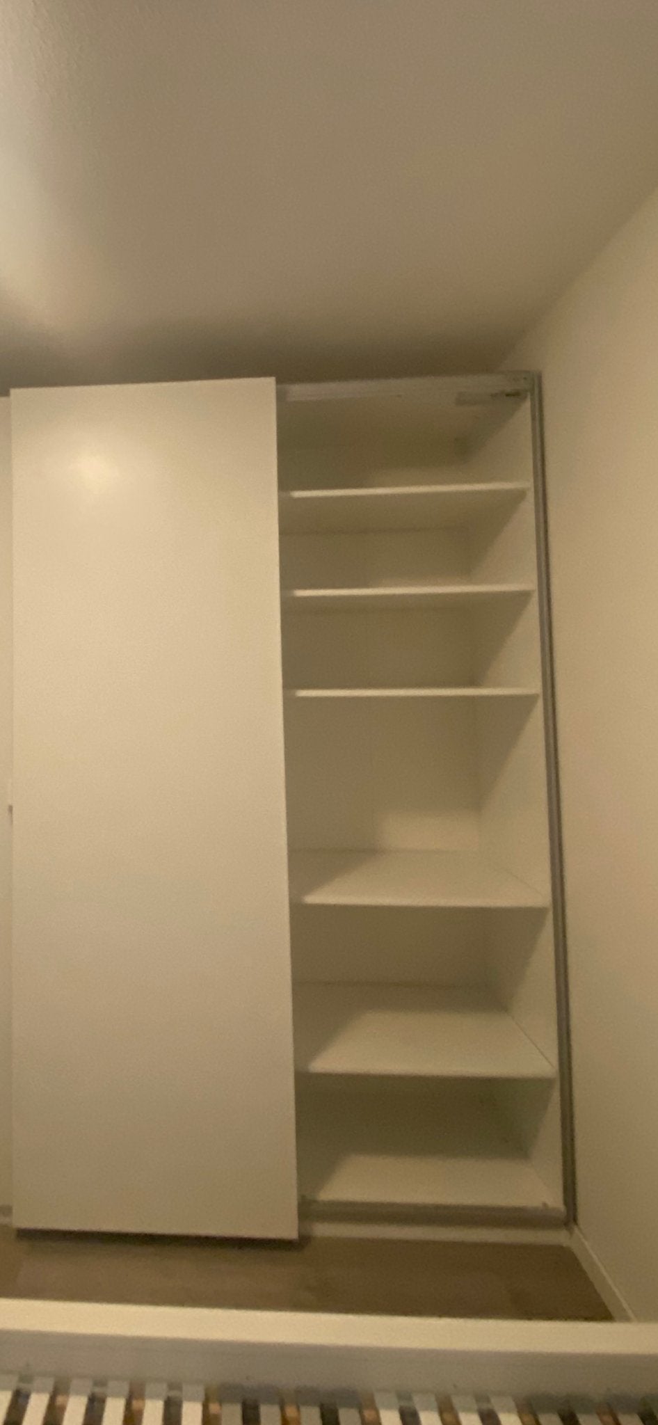 Witte ikea kledingkast met schuifdeur en lades, 200 cm of meer, Zo goed als nieuw, Met lade(s), Overige houtsoorten