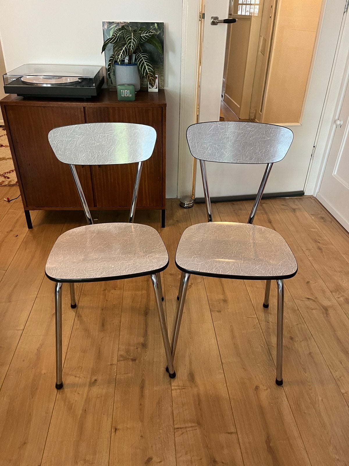 Set van 2 vintage formica stoelen, Ophalen, Gebruikt, Grijs, Twee