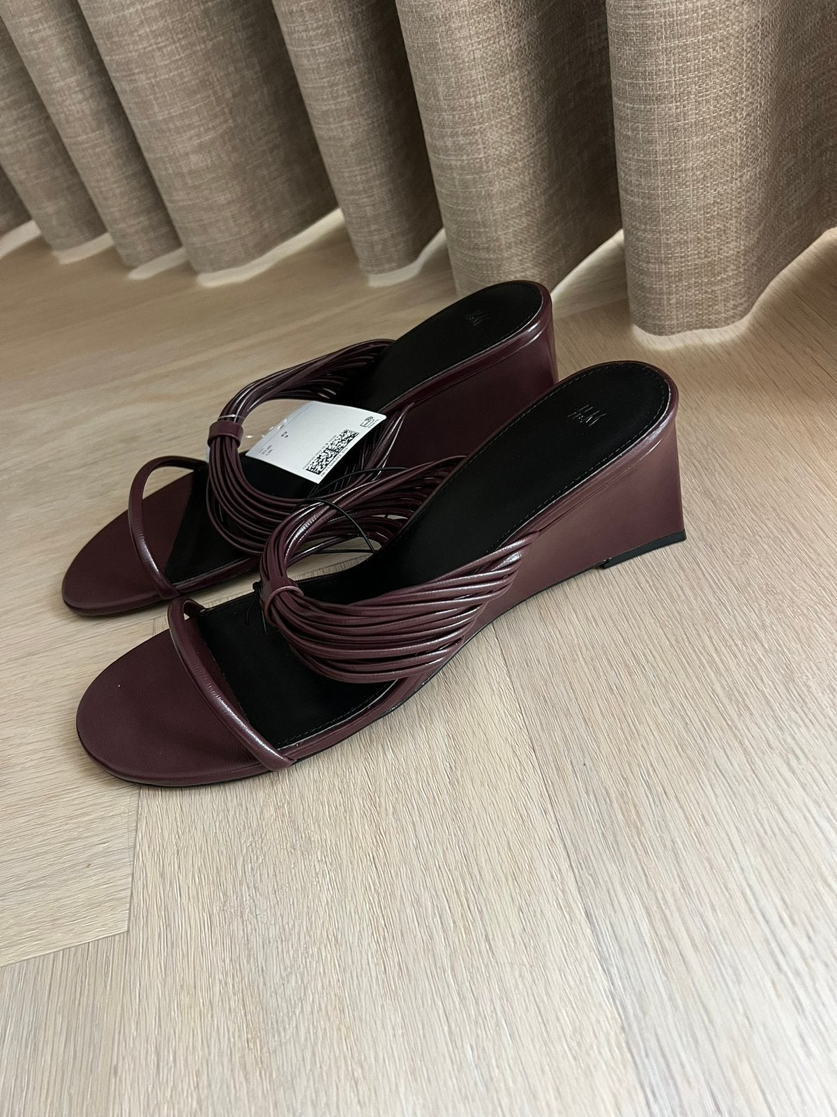 Bruine hakken van H&M - maat 42, Kleding | Dames, Schoenen, Schoenen met lage hakken, Bruin, Nieuw, Ophalen of Verzenden