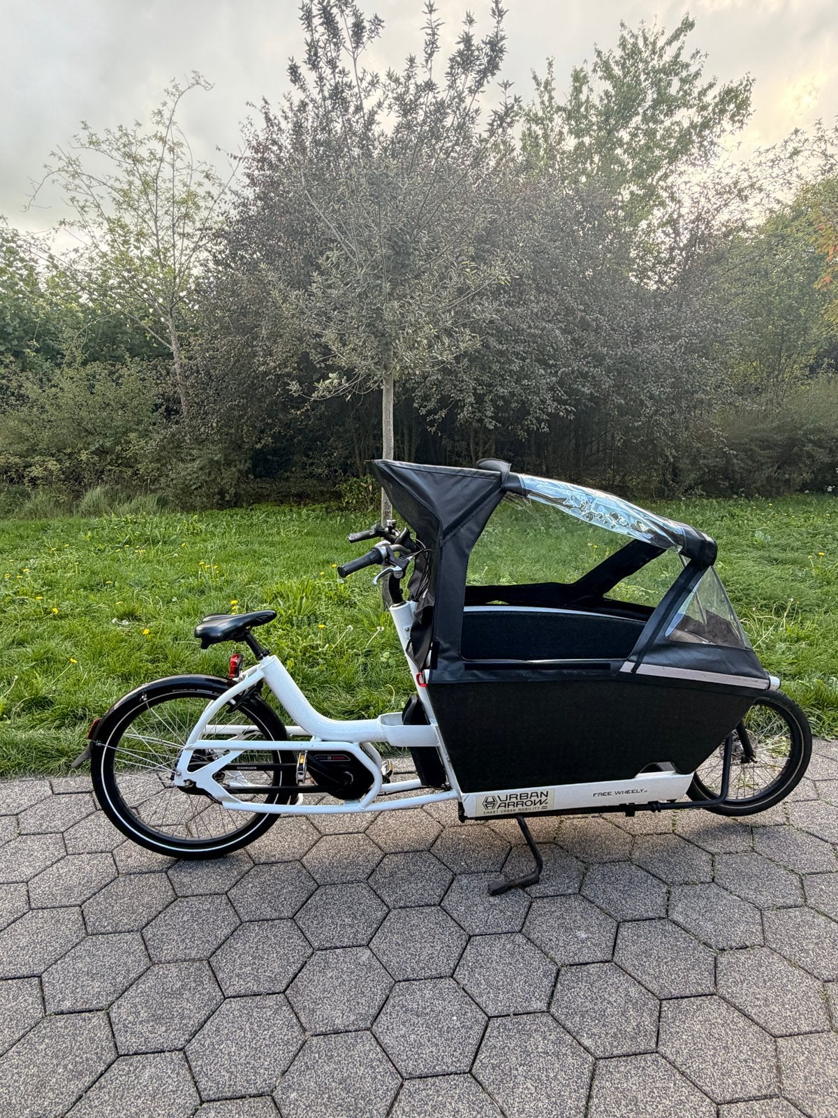 Urban Arrow Family Bakfiets - Elektrisch met Huif, Ophalen, Gebruikt, Elektrisch, 2 kinderen