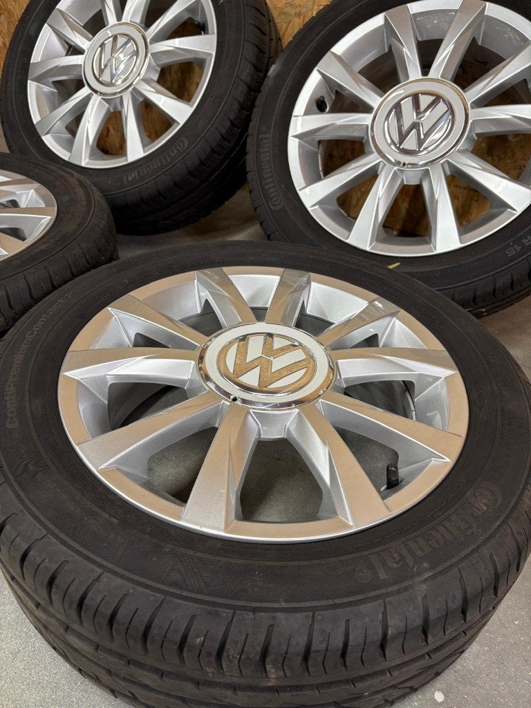 Nette set VW UP sportwielen - Originele Revanna 15", Ophalen, Gebruikt, 15 inch, Banden en Velgen