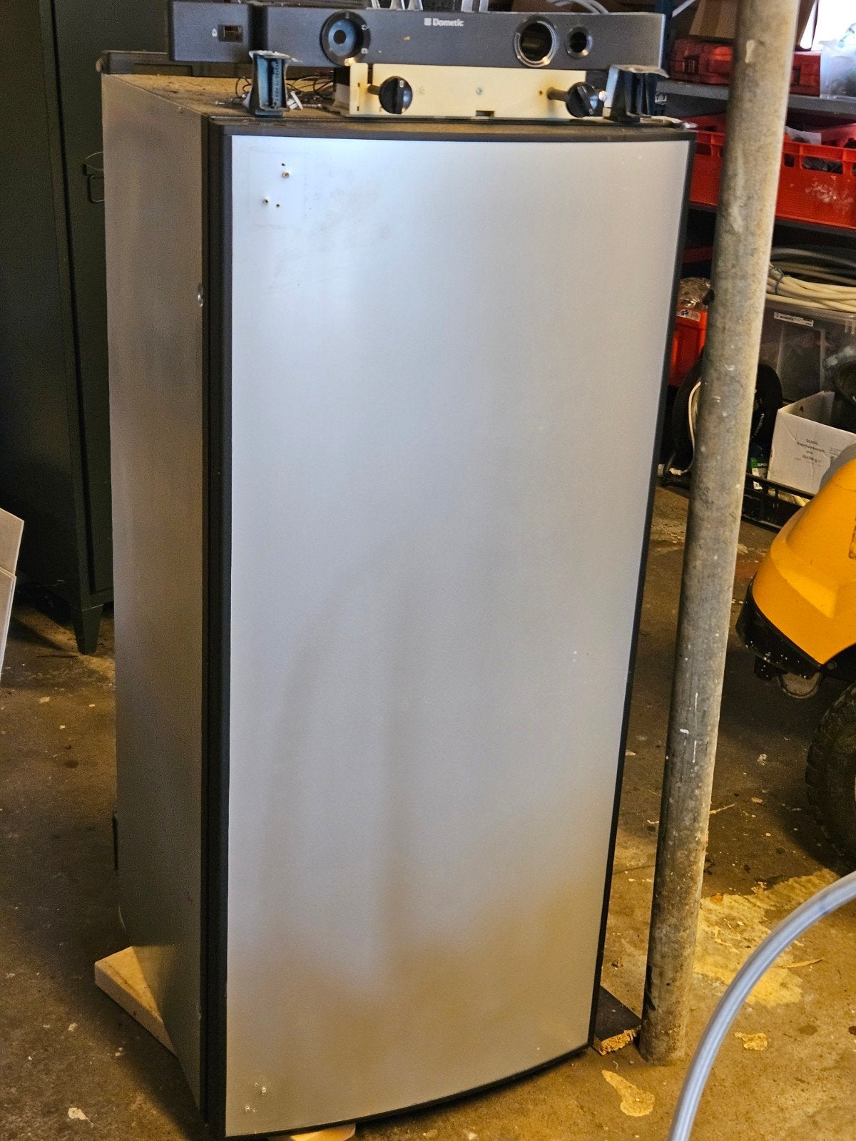 Dometic RML 8550 Koelkast VOOR REPARATIE OF ONDERDELEN!!!!, Ophalen, 150 tot 200 liter, 120 tot 140 cm, Niet werkend