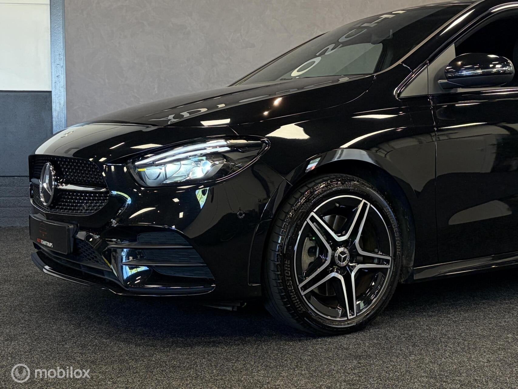 Mercedes B-klasse 250 e AMG Line SOH 94% / SFEER / STOELVERW, Auto's, Mercedes-Benz, Gebruikt, Zwart, 4 cilinders, Zwart